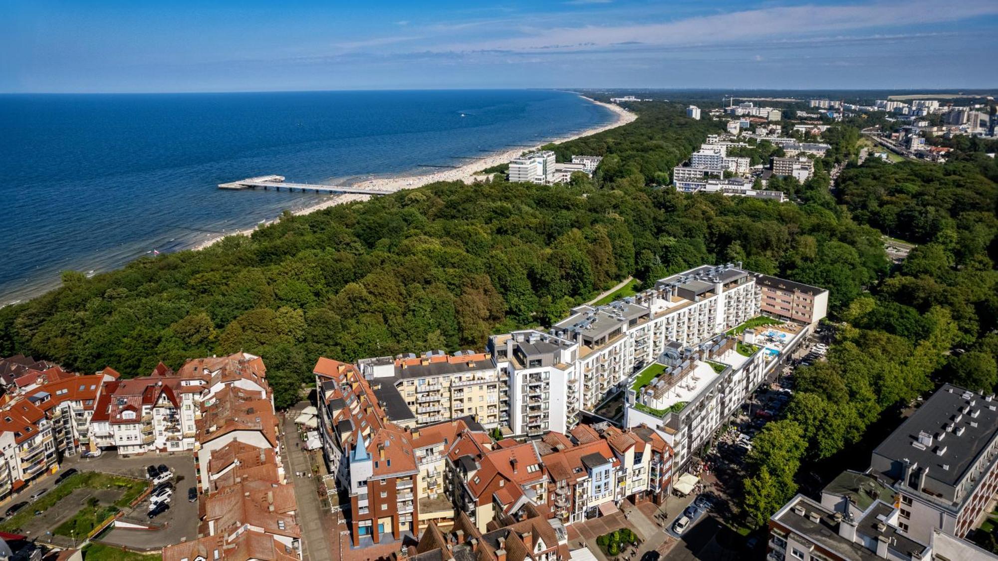 Apartamenty Sun & Snow Nadmorskie Tarasy Z Basenem Kołobrzeg Extérieur photo