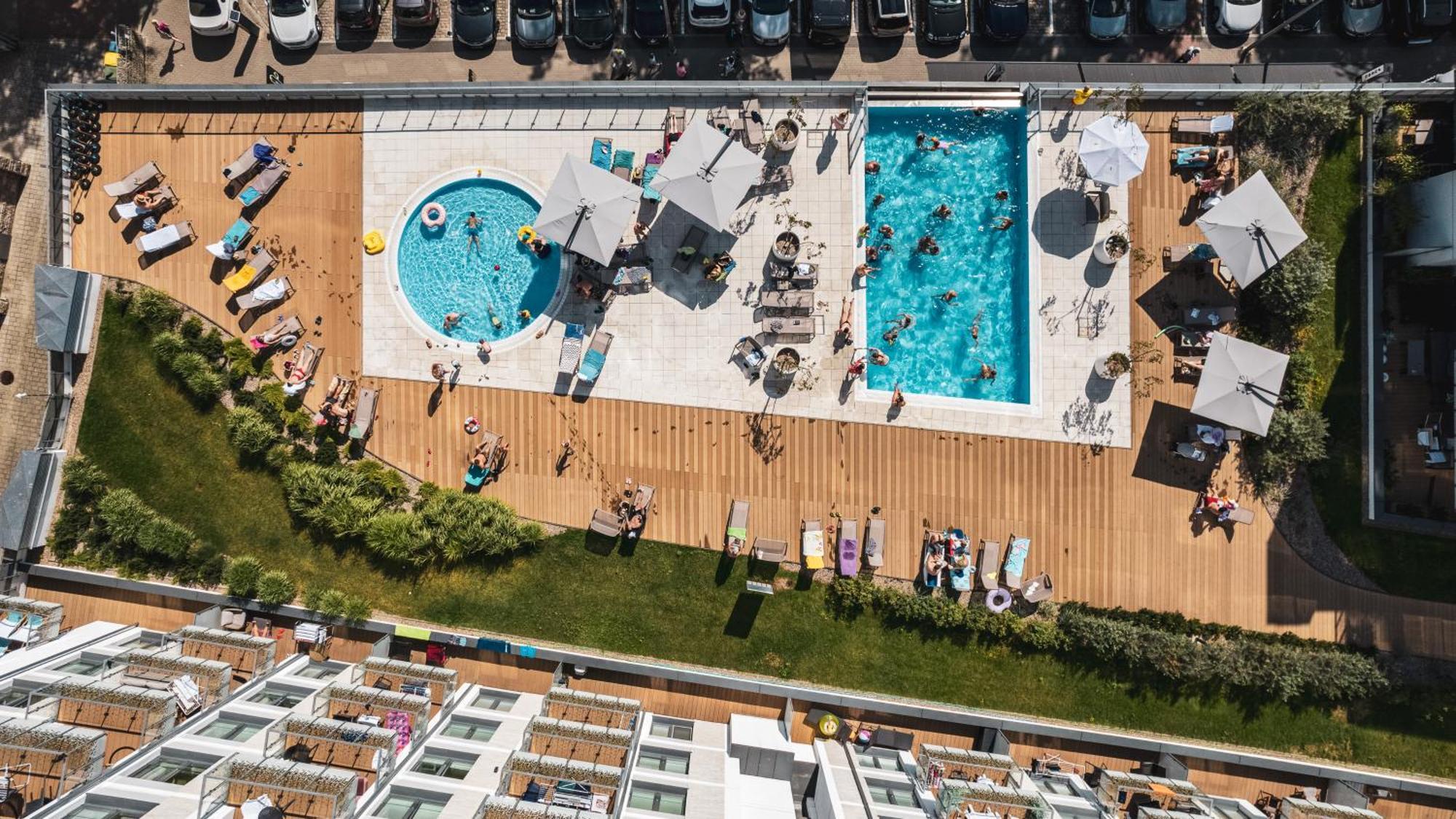 Apartamenty Sun & Snow Nadmorskie Tarasy Z Basenem Kołobrzeg Extérieur photo